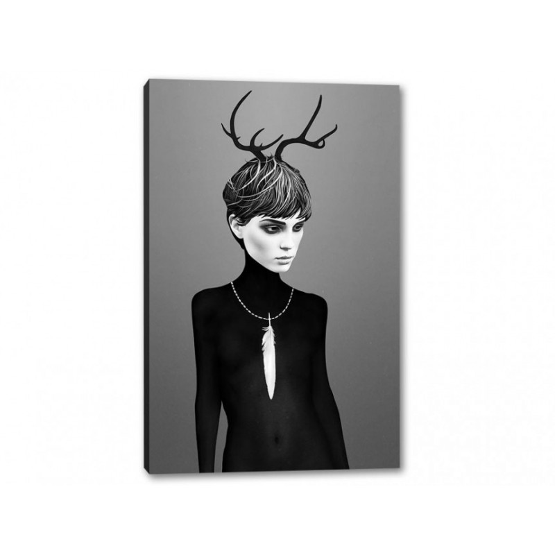 Tablou Canvas Femeie Avand Colier Cu Pana Si Coarne De Cerb